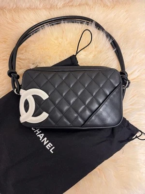 Chanel Cambon Line Bolso de Hombro Negro Bolso para Mujer Ligeramente Usado de Japón” Foto 1 de 4