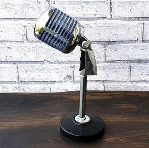 Classic Retro Microphone with Stand – Vintage Style Metal Grill Dynamic Mic. - Bild 1 von 9