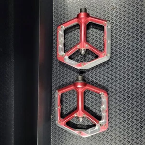 Spank Spike Pedals Red - Picture 1 of 5
