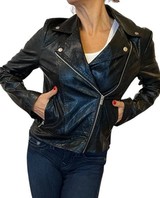 Chaqueta de motociclista Bagatelle NYC para mujer pequeña negra imitación cuero piel de serpiente Foto 1 de 4