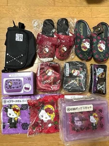 X JAPAN Yoshikitty Kitty Tasche/Hausschuhe*2/Etui/Beutel*2/Socken*6/Handtuch*2/Box*2 Set - Bild 1 von 24