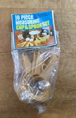 Vintage 10 Piece Measuring Cup & Spoon Set U.S. Standard Gold Plastic New In Pkg - Image 1 of 4