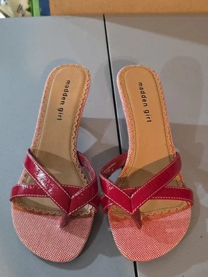 Красные сандалии на каблуках шлепанцы Madden Girl Briisk размер 8 A2 - Изображение 1 из 4