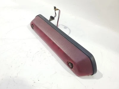 Tercera luz de freno de montaje alto para camioneta Nissan 1995 1996 1997 OEM  Foto 1 de 4