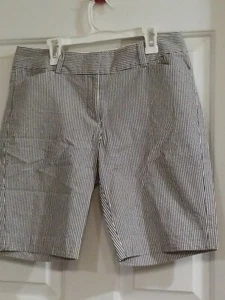 Ann Taylor Women's Size 4 Curvy Blue And White Stripe 11 Inch Shorts Pockets - Picture 1 of 6