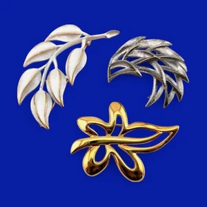 LOT OF 3 VINTAGE LEAF BROOCHES signed Napier Act II  white- gold- silver-tone B1 - Picture 1 of 6