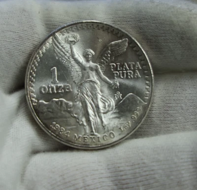 1984 Mexican Libertad Onza 1 oz Silver Uncirculated Coin - Image 1 of 2