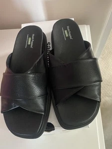 Hush Puppies Black Leather Slip On Sandals Size 10 New - Picture 1 of 5