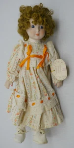 BAMBOLA VINTAGE BRINNS PORCELLANA MUSICALE RAGAZZA, RENDI FELICE QUALCUNO, 14 POLLICI, SCATOLA - Foto 1 di 8