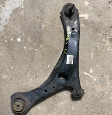 Brazo de control de suspensión inferior delantero izquierdo para conductor Dodge Grand Caravan 2008-2017 fabricante de equipos originales Foto 1 de 4