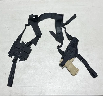 Blackhawk Nylon Shoulder Holster 2 Magazine Compartments Horizontal Right Hand - Image 1 of 4