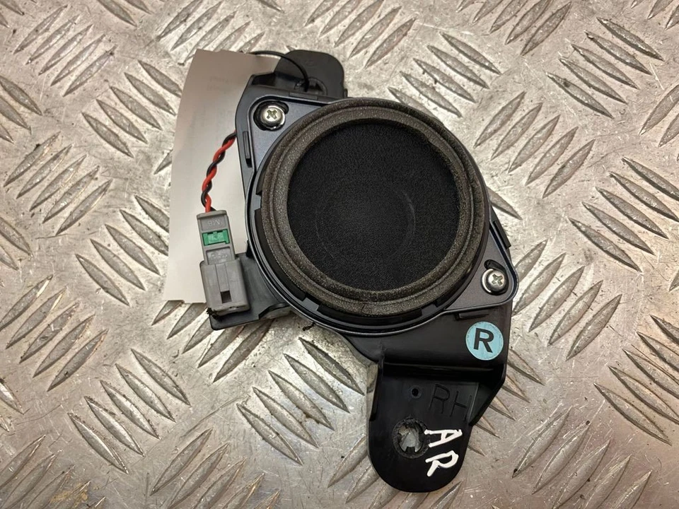 Hyundai Santa Fe 2019 Right  Panel speaker 96361S1100 UTO36068 - Image 1 of 4