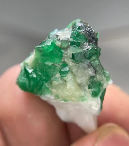 32ct | Beautiful Cute Emerald Crystal Cluster Specimen | Swat, Pakistan. - Picture 1 of 13