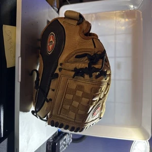 Guante de softbol Easton UL101 - Imagen 1 de 11
