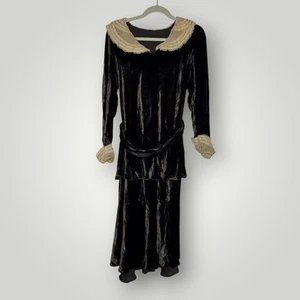 Vintage 1930s Dress Brown Velvet Belted Rhinestone Clasp Lace Collar S/M - Picture 1 of 7