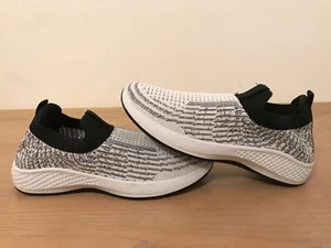 Tommy Bahama Men's Slip On Shoes White/Black Size 8 - Picture 1 of 9