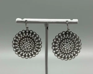 Filigree Earrings Silver Tone Mandala Round Lightweight Boho Dangle Jewelry 1" - Picture 1 of 8
