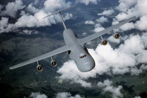 US Air Force Lockheed C-5 Galaxy Hochglanz Foto 8" x 12" - Bild 1 von 1