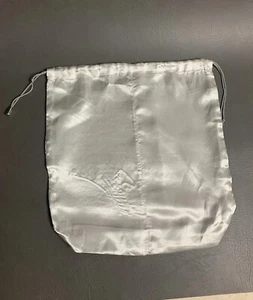 "Bolsa antipolvo satinada Giuseppe Zanotti plata perla 11,5"" X 12,75""" - Imagen 1 de 2