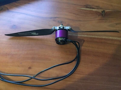 Hacker A30-28L UAV Brushless + 13"x8" Aeronaut CAM Carbon Klappluftschraube - Bild 1 von 3