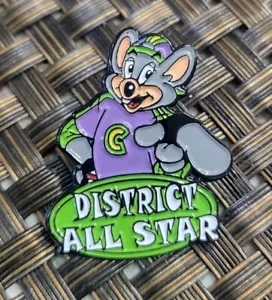 CHUCK E KÄSE PIZZA RESTAURANT DISTRICT ALL STAR PERSONAL PIN SELTEN VINTAGE L@@K - Bild 1 von 2