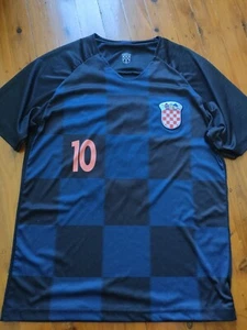 MODRIC #10 Croatia Football Jersey Shirt Mens Small VGC - Picture 1 of 3