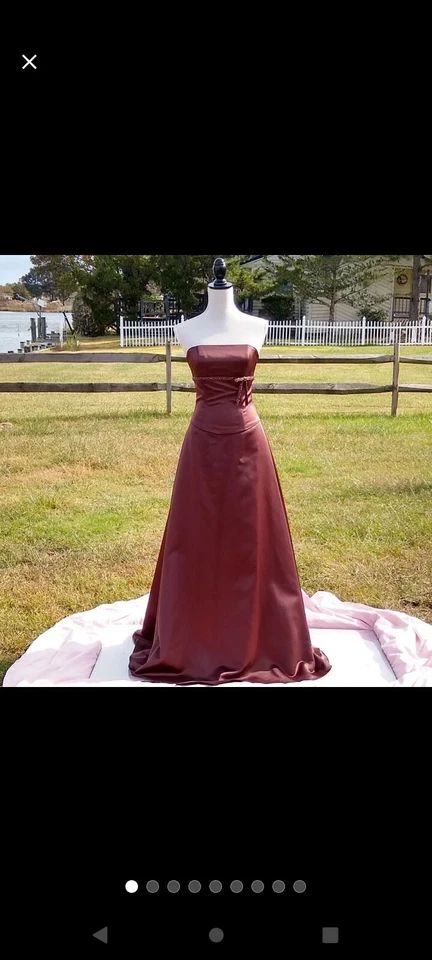 Vestido formal - Baile de graduación/regreso a casa/dama de honor Foto 1 de 4