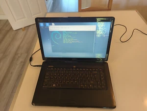 Dell Inspiron 1545 - Intel Core 2 Duo T9600 - 4GB RAM - 320GB HDD - Linux - Imagen 1 de 13