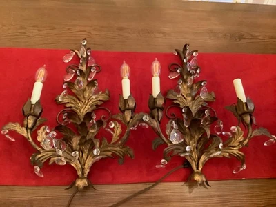 2 bollos de vela de pared de cristal Tole vintage girandolas eléctricas florentinas italianas Foto 1 de 4