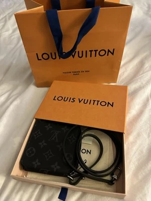 Louis Vuitton Wallet Unisex Very Rare - Image 1 of 4