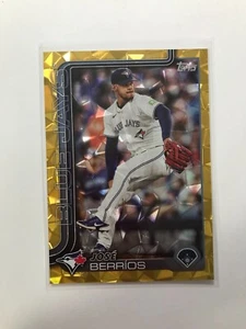Lámina Diamante Oro José Berrios/50 Azulejos 2025 Topps Serie 1 - Imagen 1 de 2
