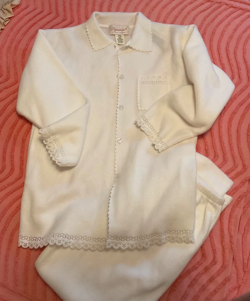 SIGNATURE II BY STAN HERMAN 2 PEÇAS TAMANHO MÉDIO PJ CONJUNTO BRANCO COM ACABAMENTO RECORTADO POLI. - Imagem 1 de 4