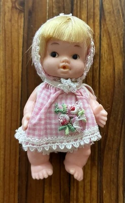 Muñeca PeeWee Baby Rubia 1967 De Colección 4" Uneeda Doll Co Hecha en Hong Kong Foto 1 de 4