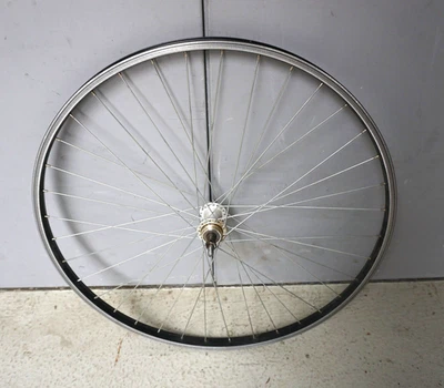 Laufrad Hinterrad 28 Zoll silber defekt oldschool (A025-127) - Bild 1 von 3