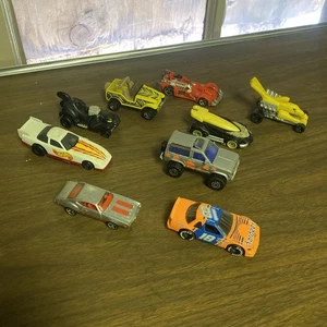 Hot Wheels Fahrzeuge Konvolut 9 Vintage 90er Jahre Autos Mattel Warner ++ - Bild 1 von 9