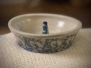 Signiert 1994 Eldreth Keramik Salz glasiertes Steinzeug blau gebackener Apfel Schale 6" Breite x 2" Höhe - Bild 1 von 6