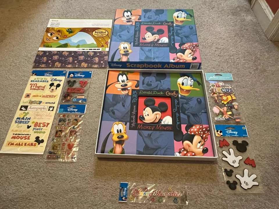 Disney Mickey Mouse & Friends 12x12 Scrapbook Memory Album Sandylion Dcsba6