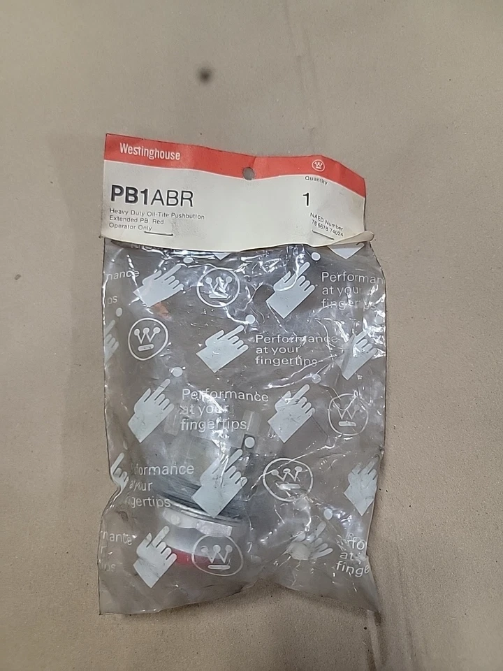 Operador de botón extendido rojo resistente Westinghouse PB1ABR Foto 1 de 2