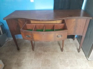 1790 Early American MahoganySerpentine Sideboard Kitchen Furniture - Picture 1 of 5