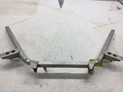 Soporte guardabarros delantero Can-Am Outlander Max 400 500 650 800 2006-2012 OEM 70500145 Foto 1 de 4