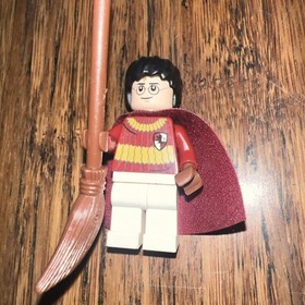 LEGO Harry Potter Minifigure Dark Red Quidditch Outfit with Broom 4737 Genuine