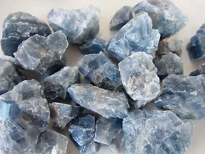 Sechs blaue Calcit Rohsteine 40 mm Heilkristall Astral Reise Traumarbeit - Bild 1 von 1