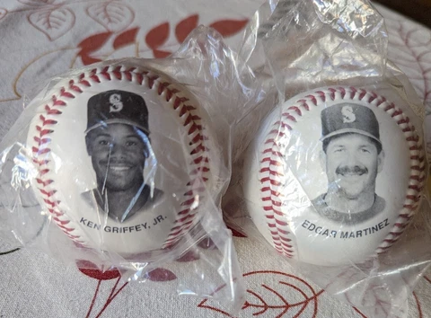 Lot of 2 Fotoballs Chevron 1993 Seattle Mariners Edgar Martinez Ken Griffey Jr Cover