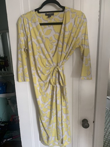 VETEMENTS Abito avvolgente maternità A Pea In The Pod taglia small giallo bianco grigio