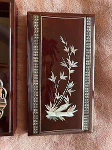 Scatola Abalone Laccata Rossa Con Inserto Circolare - Foto 1 di 7