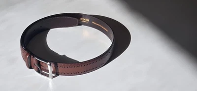 Cinturón Allen Edmonds hecho a mano en EE. UU. Foto 1 de 2