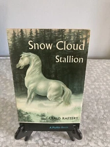 Snow Child Stallion Gerald Raftery 1975 Puffin Books horses children’s fiction - Imagen 1 de 8