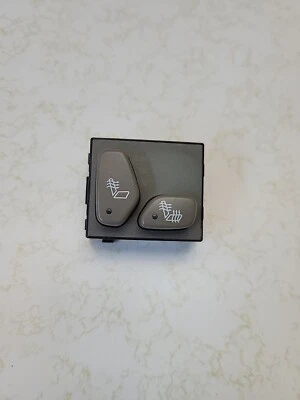 2000-2005 CADILLAC DEVILLE POWER HEATED SEAT SWITCH BUTTON CONTROL 25741405 USED - Image 1 of 4