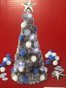 Christmas DIY Decor Tree Craft Kit Lights Up Ages 6+ New - Picture 1 of 4