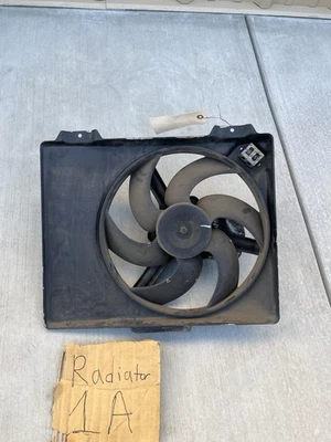 Ventilador de refrigeración del radiador Alfa Romeo 164L 1991 1992 1993 usado Foto 1 de 4